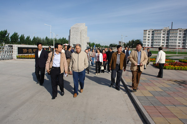 民盟张家口市委领导赴万象城官网调研