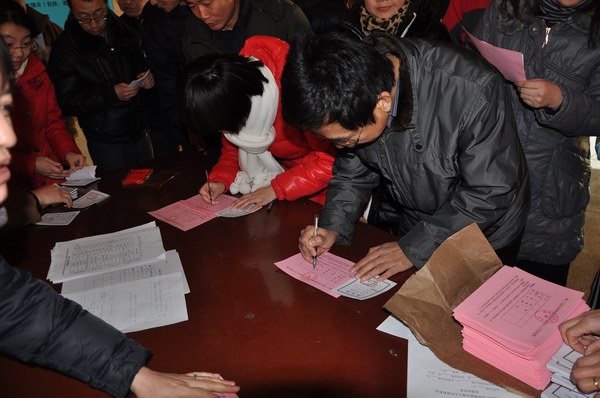 万象城官网成功举行人大代表选举