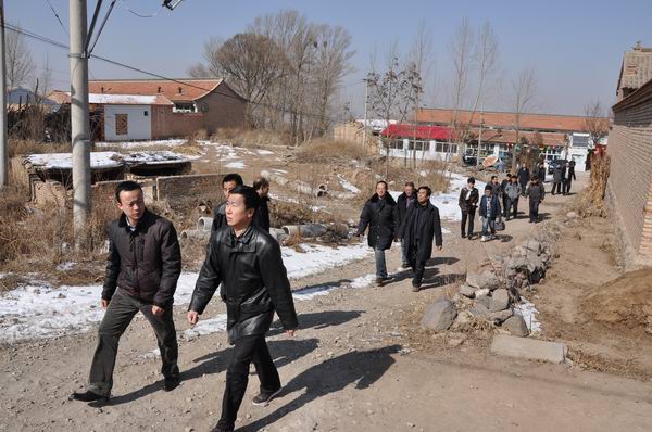 党委书记胡炜、院长王立秋带队赴涿鹿县看望驻村干部