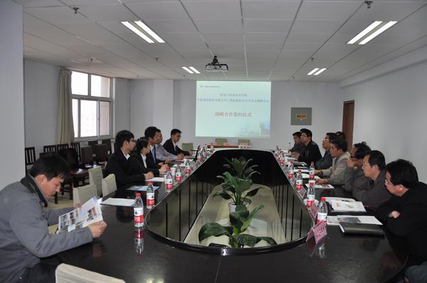 万象城官网与中联重科工程起重机分公司北京保障中心结成战略合作伙伴