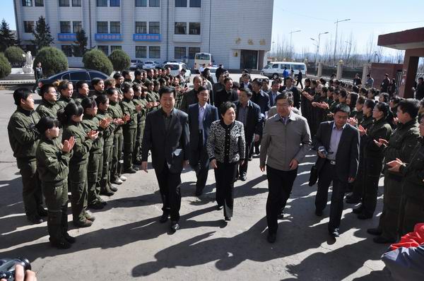 新疆和硕县领导来学院看望新疆培养班学员