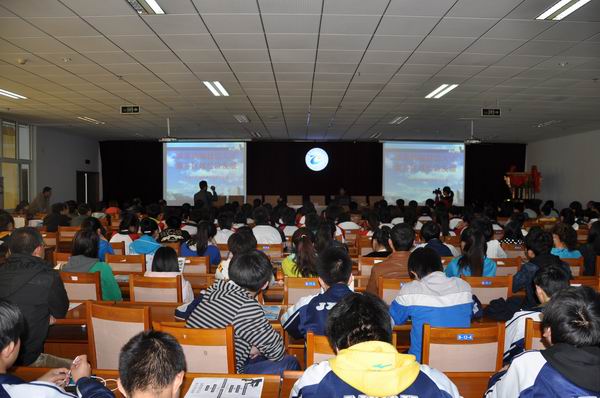 学院成功举办首届校园开放日活动