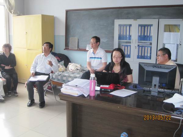 院长王立秋到基础部参加数理教研室活动