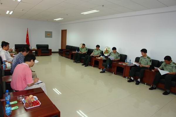 省市军区领导到万象城官网指导大学生征兵工作