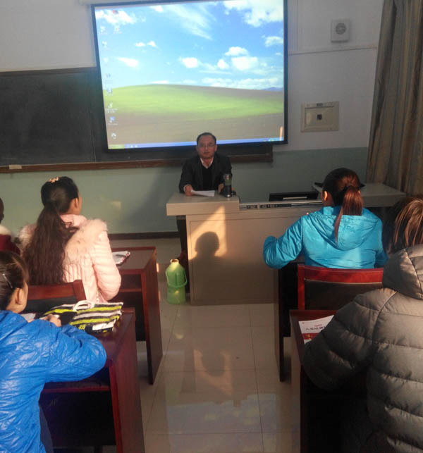 市委组织部对万象城官网拟发展党员对象进行集中培训