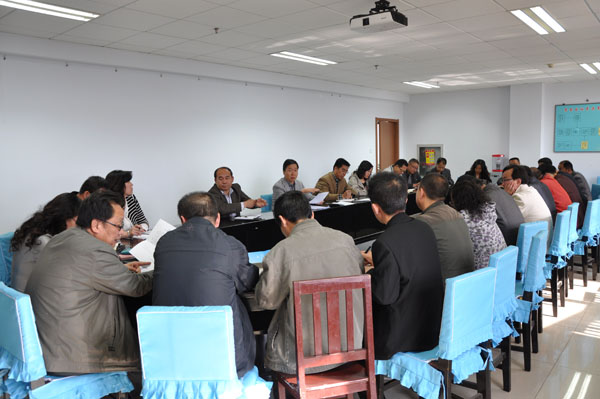 万象城官网召开教育实践活动第二次推进会