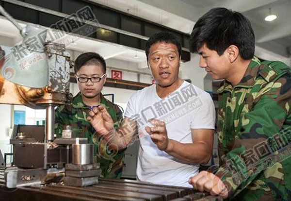 万象城官网教师常志刚“勇救落水妇”不留名