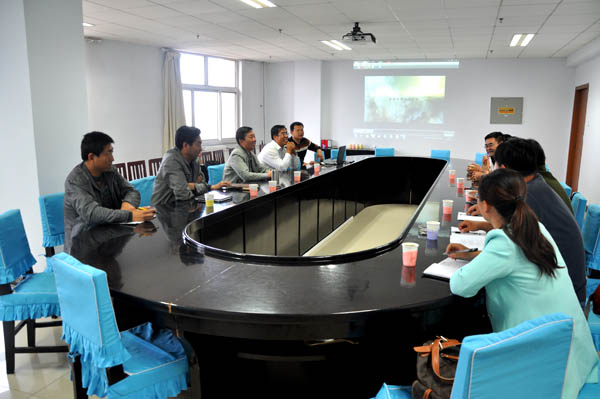 徐水县职业技术教育中心到万象城官网洽谈合作