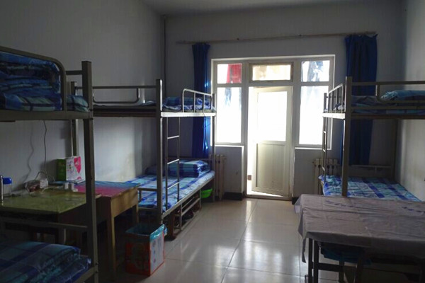 信息工程系开展“温馨之家”宿舍评比系列活动