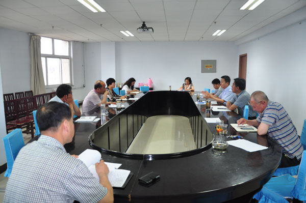 学院举行“三严三实”专题学习