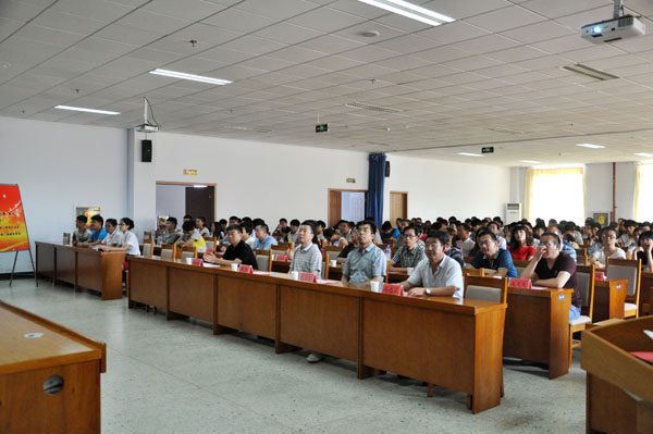 学院举办首届“公寓文化节”优秀作品展示暨表彰大会