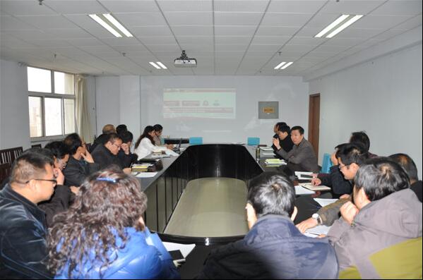 学院举行学习党的十八届六中全会精神专题辅导