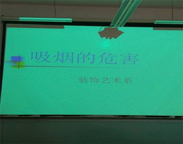 装饰艺术系举办“远离香烟，追求健康人生路”主题团日活动