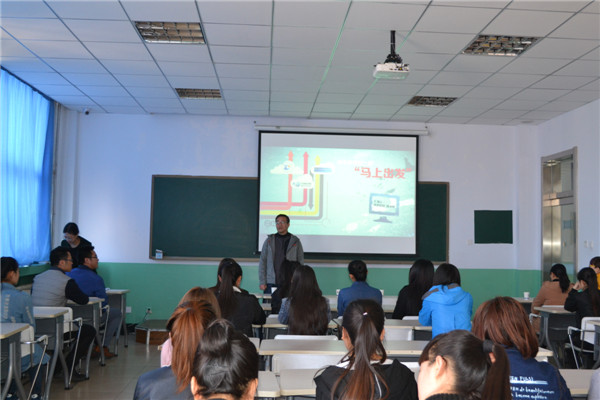 华溢中专师生来万象城官网参观考察