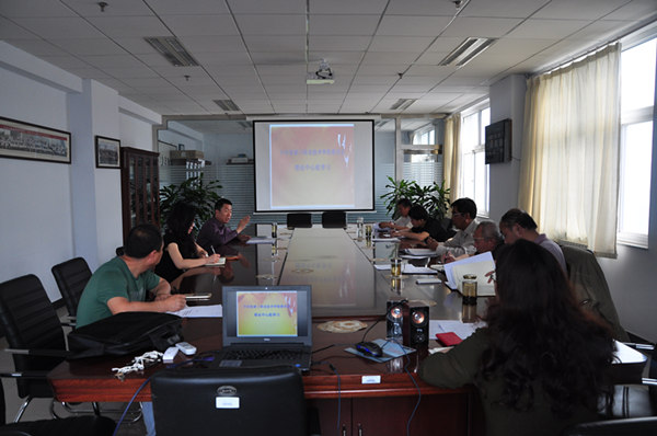 学院党委理论中心组开展“两学一做”专题学习