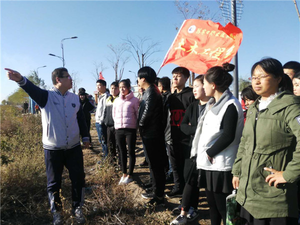 土木工程系组织学生开展专业考察活动