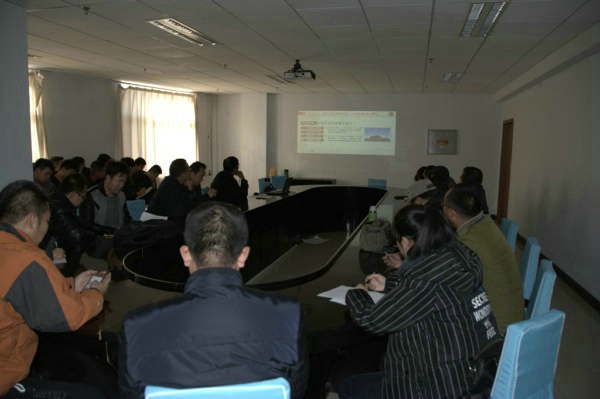 院长王立秋深入基层党支部讲党课