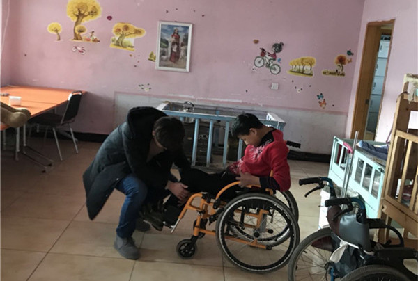 机械工程系志愿者走进孤儿院开展慰问活动