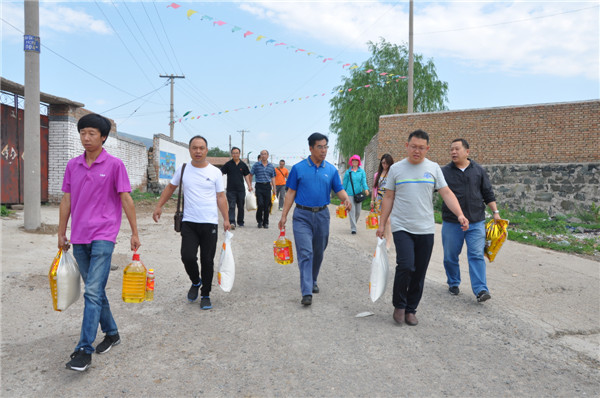 学院领导深入对口帮扶村开展“七一”走访慰问活动