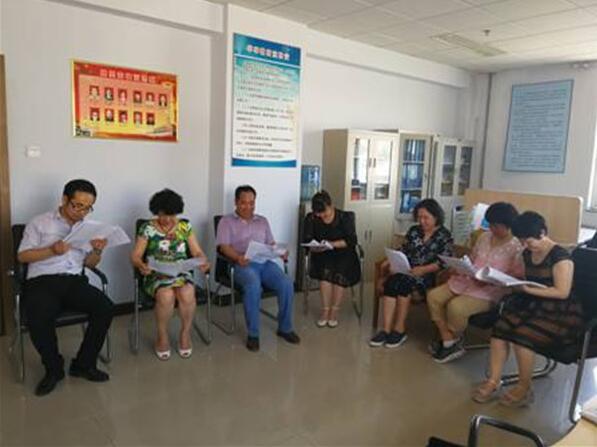 社科部召开思政课教师座谈会