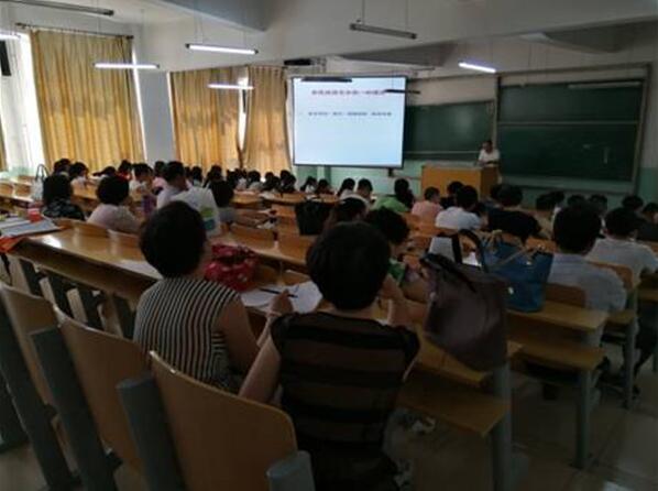 社科部开展教师听课评课活动