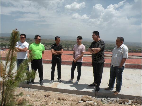 学院驻村工作组全力推动“油用牡丹”种植项目落户北新屯