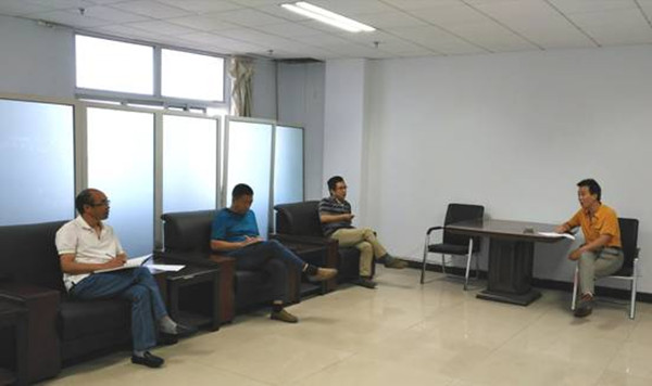 教务科研党支部召开增强“四个意识”专题组织生活会