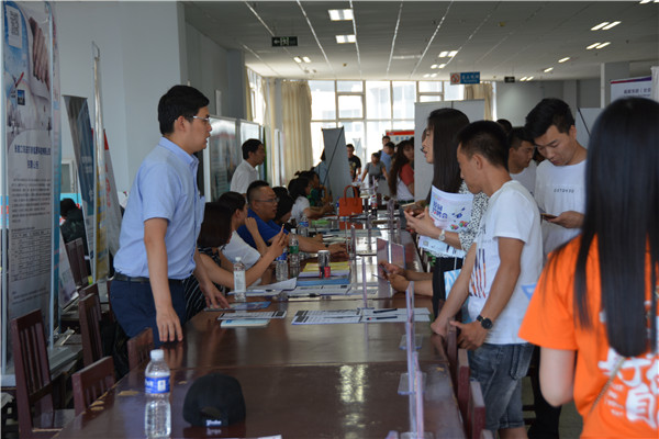 学院成功举办2018届毕业生双选会