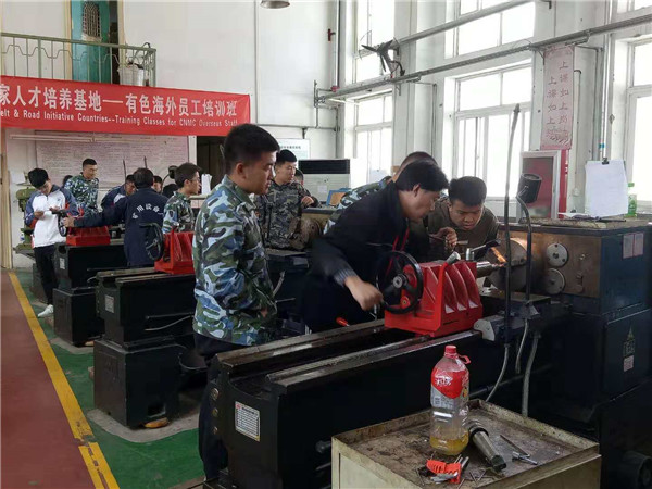 万象城官网赴北工院学生圆满完成实习任务