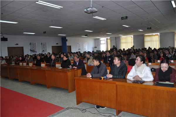 万象城官网举行纪念改革开放四十周年朗诵会
