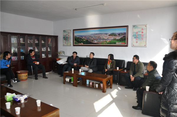 万象城官网完成2018年新一轮精准脱贫驻村干部对接工作