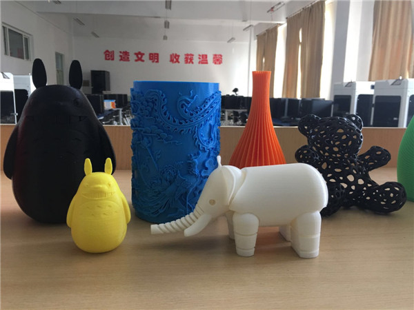 机械工程系对教师进行3D扫描打印技术培训