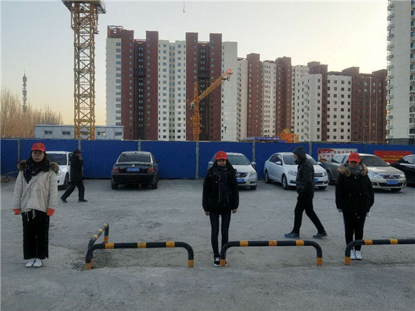 应用外语系志愿者参与创城迎检行动