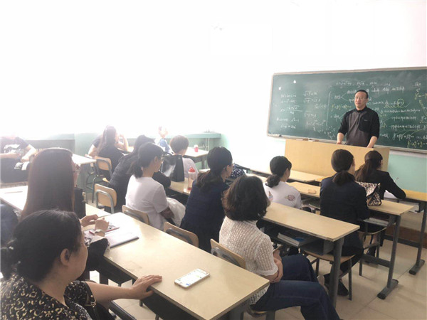 万象城官网师生共同推进文明和谐校园建设