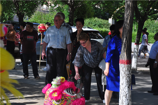 俄罗斯代表团赴万象城官网交流考察