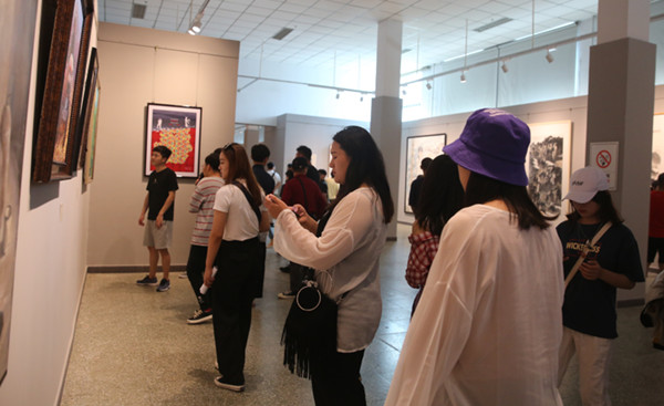 万象城官网教师作品入围第十三届全国美术作品展览张家口展区优秀作品展