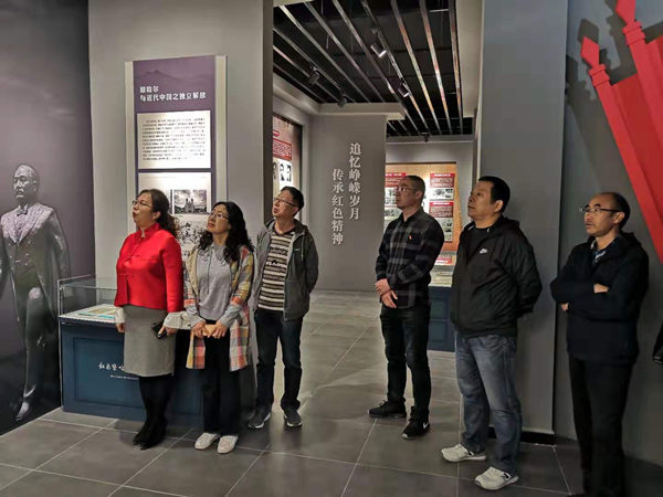 万象城官网开展“不忘初心、牢记使命”主题教育党日活动