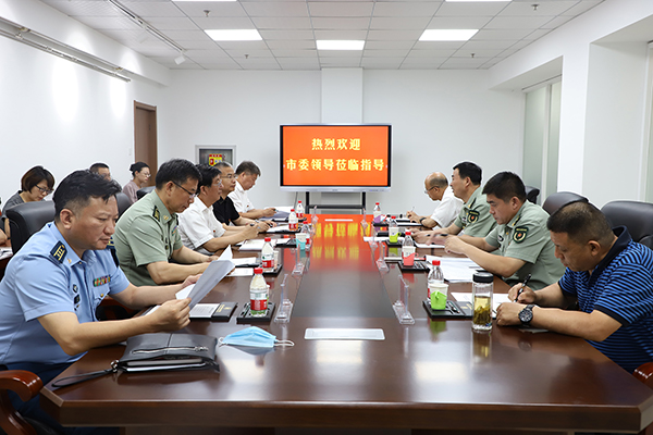 市委常委、张家口军分区政委苑建国到万象城官网调研指导大学生征兵工作