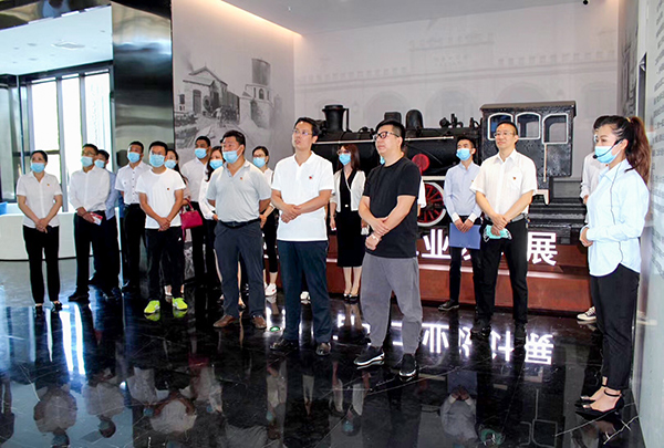 副院长胡伟奇参加系部与企业党支部共建活动