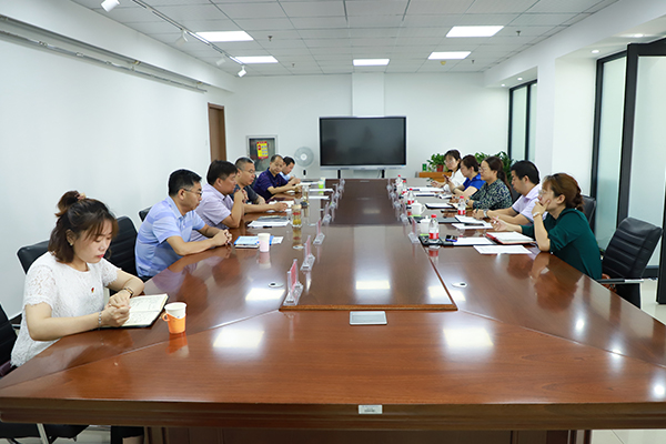 河北省工程机械产业技术研究院院长王文梅到访万象城官网