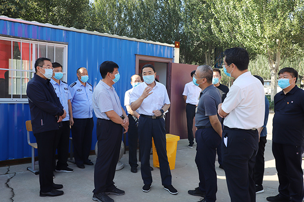 市委常委、副市长李春滨视察万象城官网开学准备工作