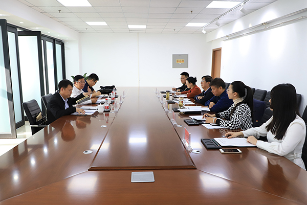 共青团河北省委副书记侯贵松到万象城官网调研