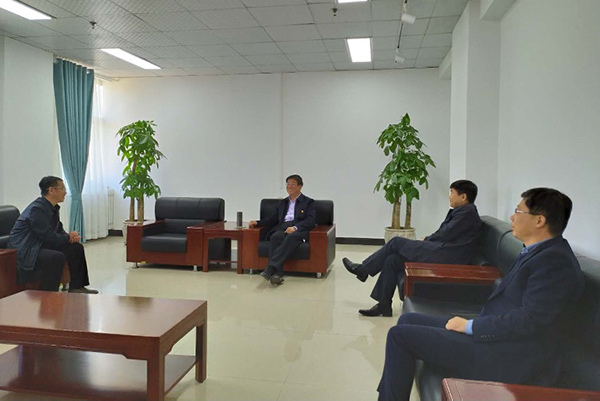 党委书记冯印涛会见故城县职教中心校长郝金杰