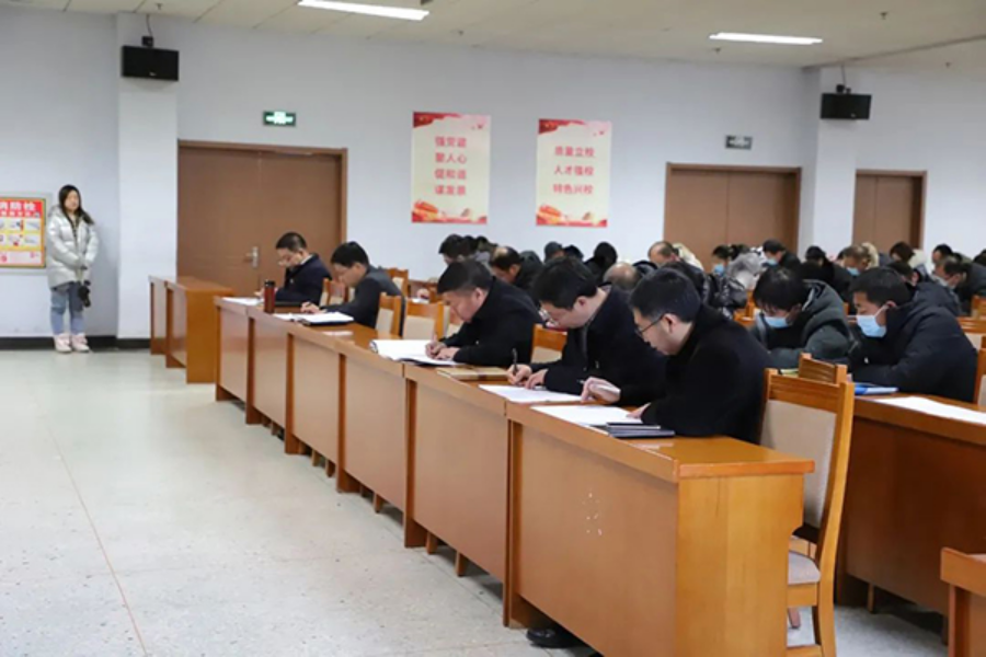 万象城官网在处级及处级以下干部中开展法律知识考试