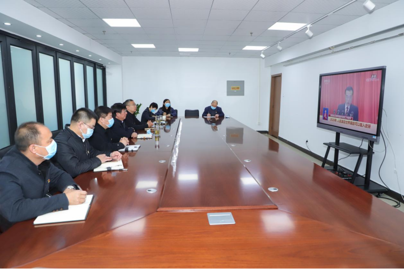 学院干部职工认真收看十三届全国人大四次会议电视直播