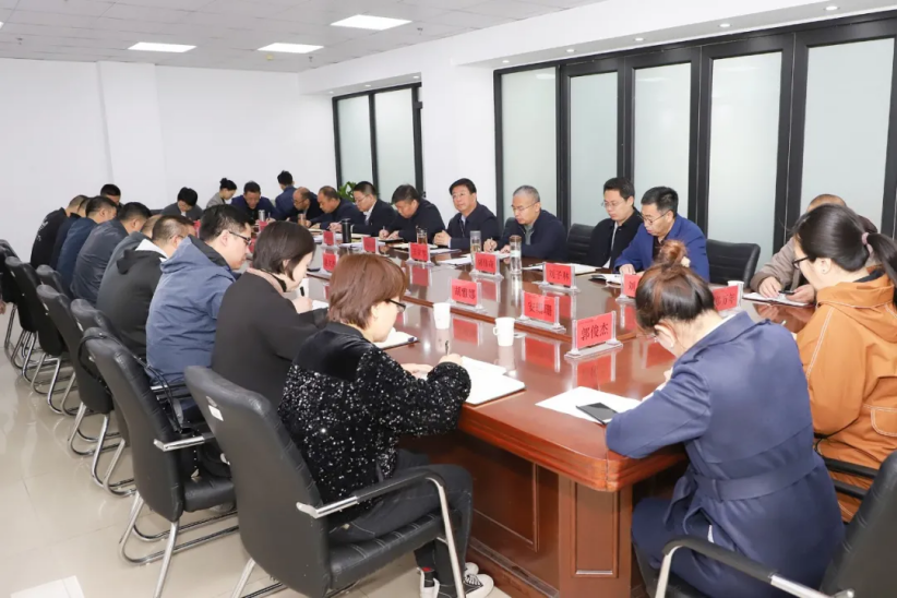 党委书记冯印涛就加快推进学院各项重点工作攻坚突破完成既定目标提出明确要求