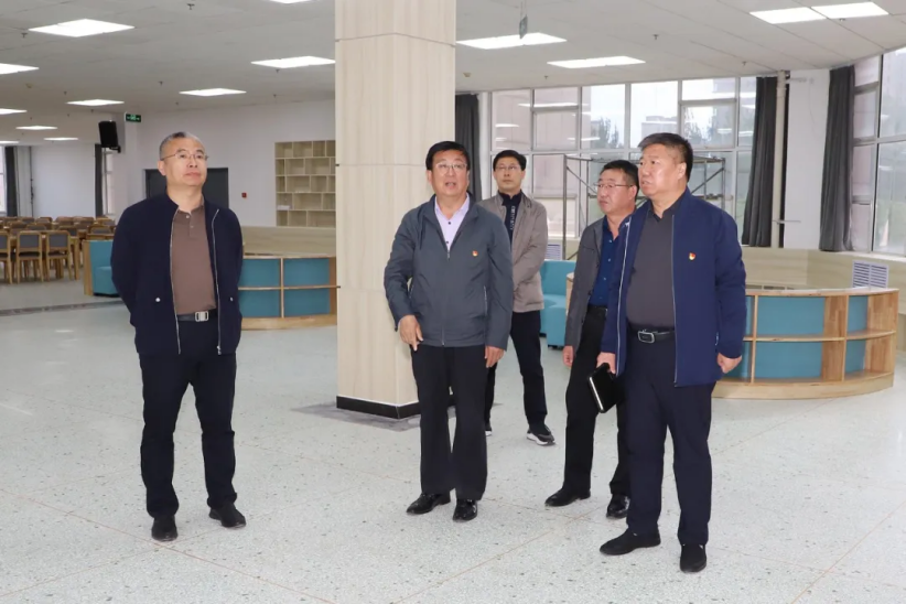 冯印涛要求加快推进重点项目建设，为学院长远发展、良性发展打下坚实基础