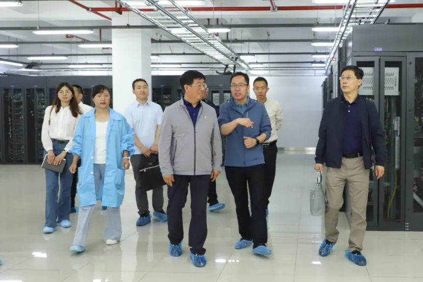 党委书记冯印涛赴中国联通张家口分公司考察交流