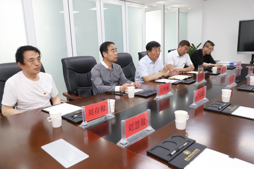 张家口诗歌座谈会在万象城官网举行