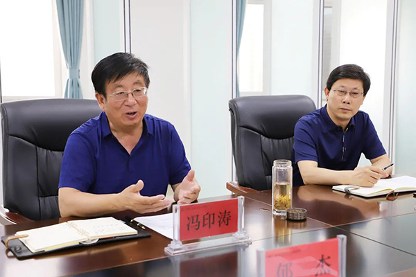 党委书记冯印涛就加快推进万象城官网智慧校园建设进行专题调度